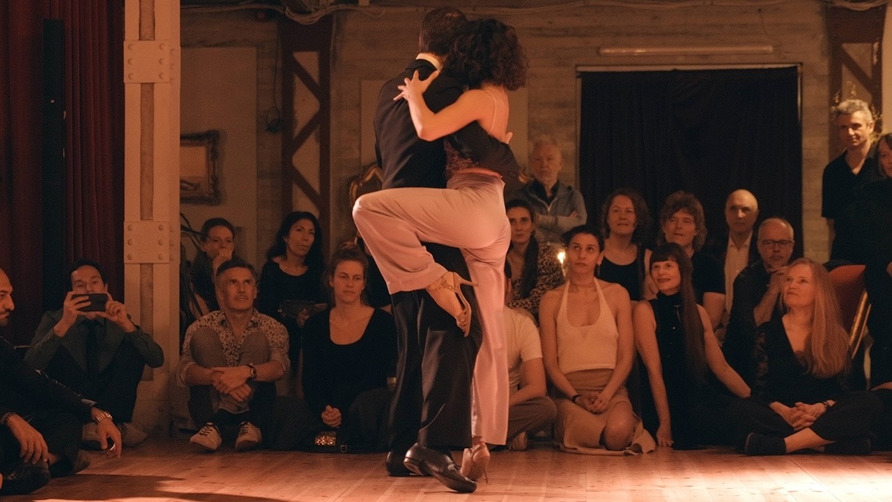 Video thumbnail for Lorena Tarantino and Gianpiero Galdi – La luciernaga