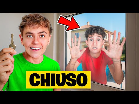 24 ORE Chiuso FUORI Casa dai MIEI AMICI! Scherzo ESTREMO in Villa 😡