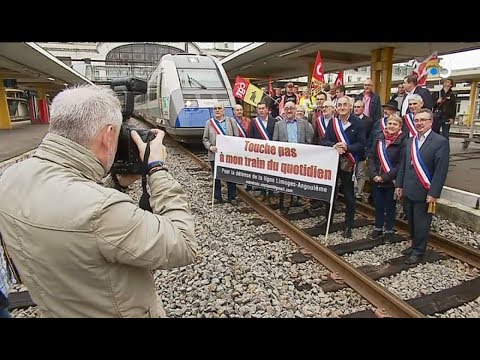 Ligne SNCF Limoges - Angoulême : mobilisation d'élus à en gare des Bénédictins