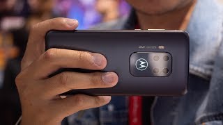 Motorola One Zoom - відео 5