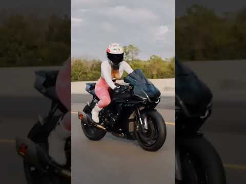 Las mujeres y las motos son lo mejor que existe en el mundo 😍🌍 #bikegirl #motopasion #motos #yamaha