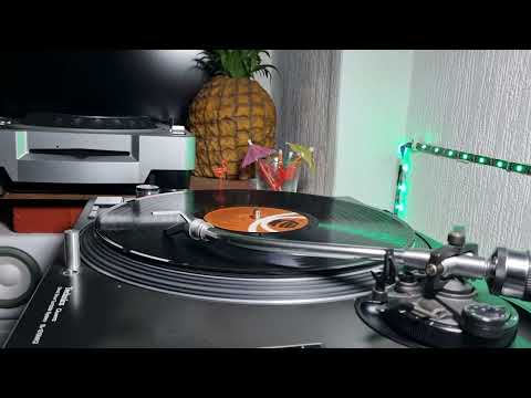 28. Barry Manilow - Mandy - 43 Superstars - K Tel - 1976