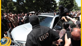 Քաոս, բախումներ և աղոթք՝ Մայր աթոռում. հանդիպելով կոշտ դիմադրության՝ ԱԱԾ-ն հեռացավ Էջմիածնից