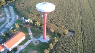 preview picture of video 'Paraglider over Unicov water tower / Padakem nad Unicovskym vodojemem'