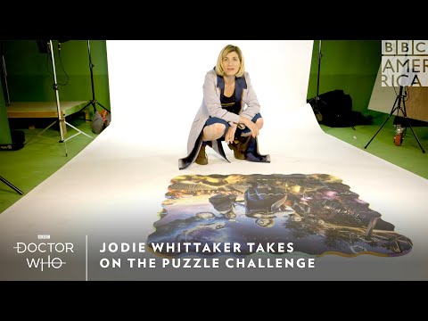 ジョディ・ウィテカーがパズルチャレンジに挑戦｜ドクター・フー｜日曜・祝日8時7分から｜BBCアメリカ (Jodie Whittaker Takes On The Puzzle Challenge | Doctor Who | Sundays at 8/7c | BBC America)