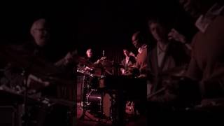 trim 53D3AE71 D982 41A3 B8ED D9F89F1CF5DF