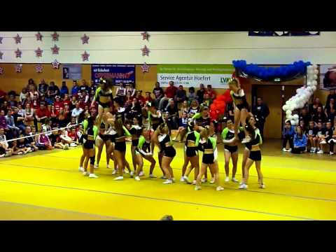 Queens deluxe Cheer Trophy 2014