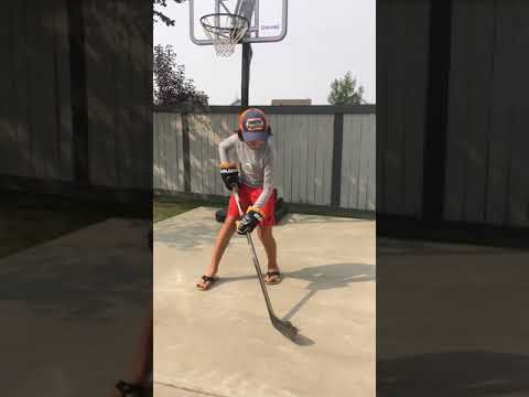 This kid has sick stick handling hands