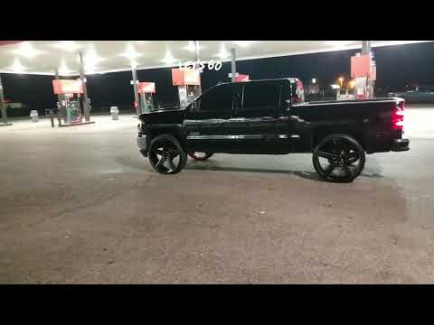 2016 Silverado on 30 inch Dub Ballers Burnout