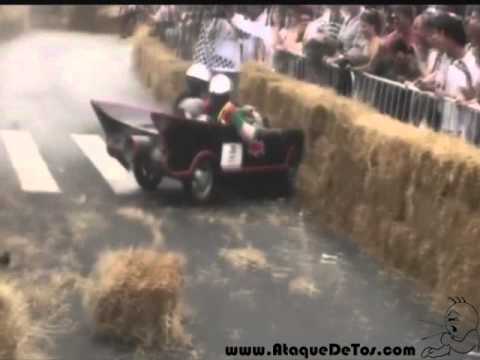 Batman y Robin ,  accidente en el batmovil