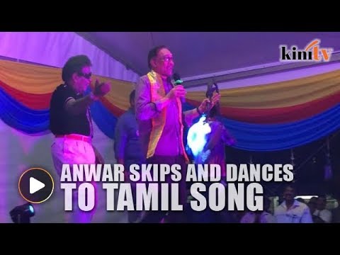 Anwar charms crowd by dancing and skipping on stage