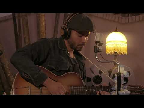 Leonardo Marques - The Girl from Bainema - Flea Market Music - Live