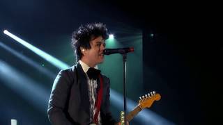Green Day perform &quot;Basket Case&quot; at the 2015 Rock &amp; Roll Hall of Fame Induction Ceremony