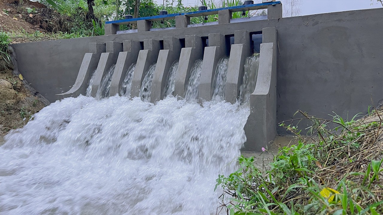 Construct An 8-Gate Super-Powerful Spillway Dam.