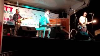 Low Cut Connie - Walk of Life (Dire Straits)/(No More) Wet T-Shirt Contests