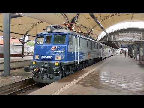 Odjazd pociągu IC Matejko ze stacji Wrocław Główny.