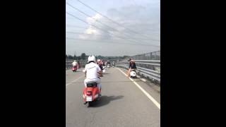 raduno vespa sul ticino 2014