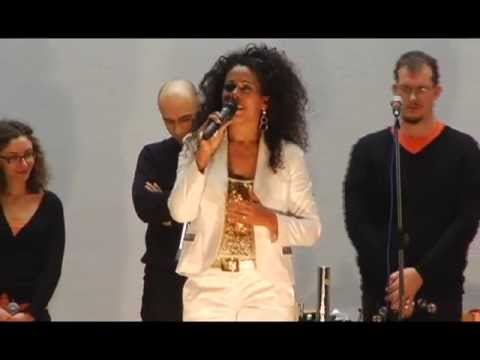 Sherrita Duran canta Amazing Grace nel Concerto del Carcere di Pavia