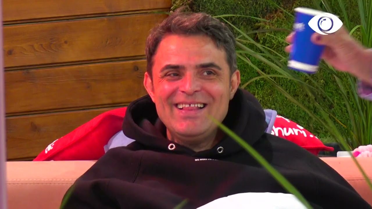 Banorët flenë në verandë/Luizi bën sikur gërrhet