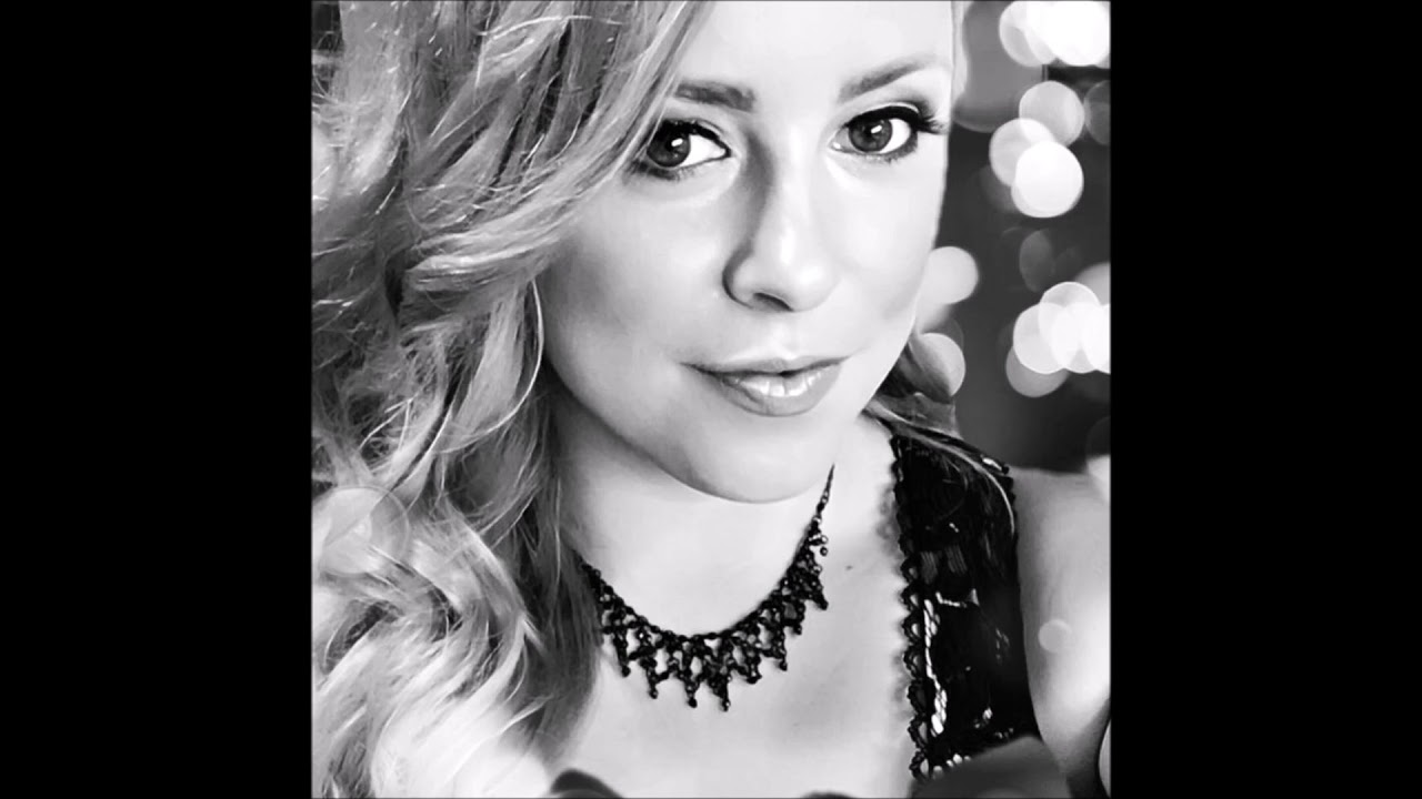 Promotional video thumbnail 2 for Julie Bowdren - Soprano