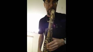 Greg Fishman - demonstrating the 10mfan Robusto mouthpiece.mp4
