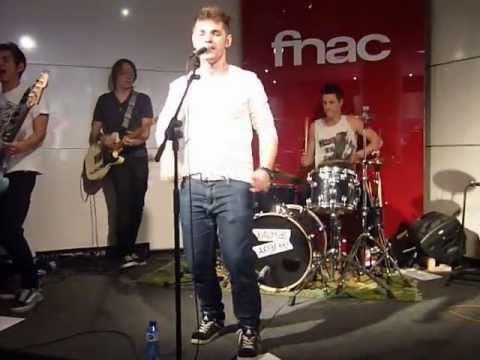 CONCIERTO DE BROMAS APARTE EN EL FNAC DE PARQUESUR - Voy a hacerte sonreir [ 06/12/2012 ]