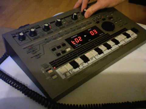 Roland MC-303