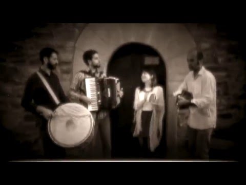Trio Feta: "Dimitroula mou/ Entarisi ala benziyor"