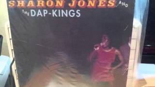 Sharon Jones & The Dap-Kings - Give Me A Chance