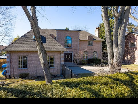 Distinctive Bronte home, Oakville, ON - Sotheby's International Realty Canada