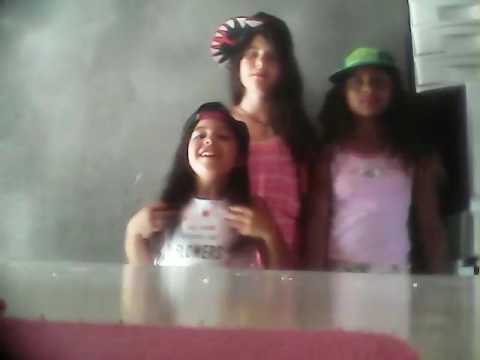 Bianca ,caroline e Lidiane cantando- ex do seu atual