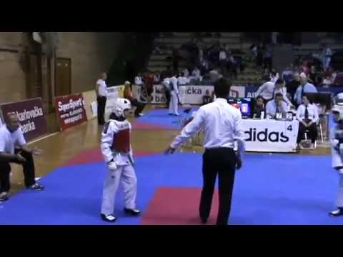 Karlovac open 2015 JelenaDosenCrveni2