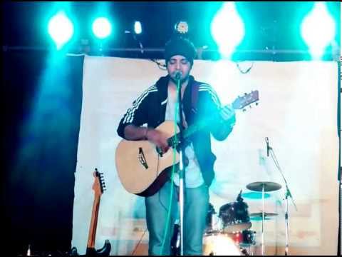 Ahmad Shaad Safwi Medley ( Kya hua tera Wada + Bandeya Ho ) Live @ International Institute Of Information & Tech,Pune