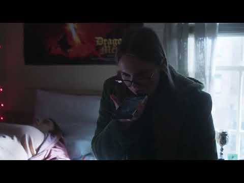 Siri Call 911 (Jenna) What We Do In The Shadows (Season 1 Episode 4)