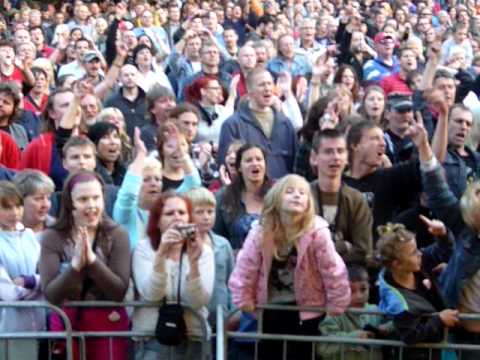 Aleš Brichta + několik set fans - Slečna Závist