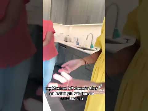 INDIAN GIRL VS. MEXICAN FAMILY SALSA MACHA 🇲🇽🌶😛 #shorts #salsamacha #mexicanfood