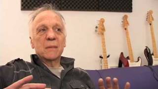 Robin Trower talks and demonstrates guitar techniques
