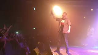 Anastasio canta &quot;Clint Eastwood&quot;