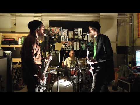 Kosteusvaurio - Armomurha (live)