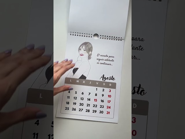 Vídeo relacionado con Grupo Erik Calendario Hello Kitty 2022 incluye póster - Calendario 2022 pared - Calendario 12 meses - Calendario annual - Calendario mensual - Producto con licencia oficial, Rosa-Verde (CP22053)