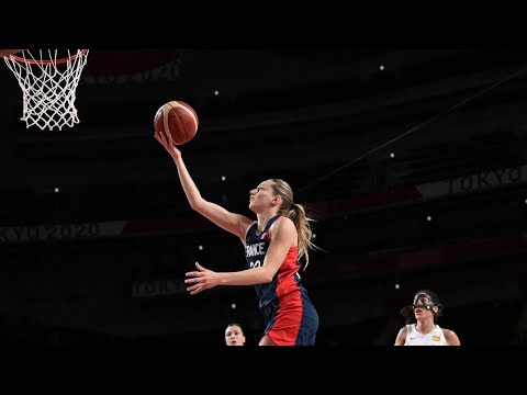 MARINE JOHANNES | Dancing on the court