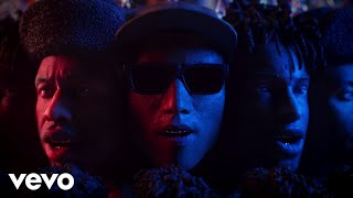 Kadr z teledysku Cash In Cash Out tekst piosenki Pharrell Williams