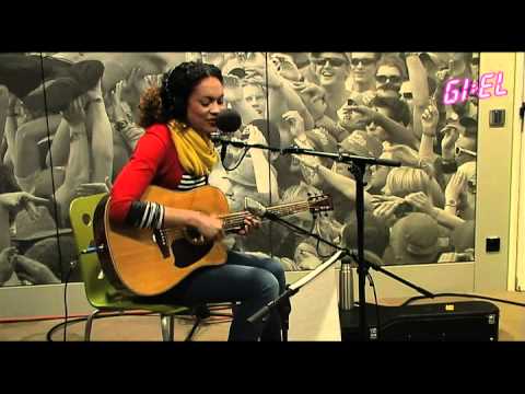 Nicole Bus - Paradise (Cover) [Live @ 3FM - Giel]