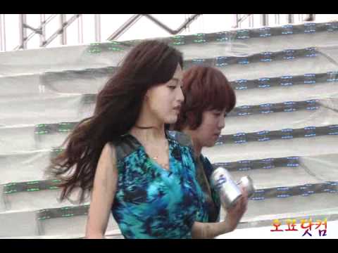 110807 cass Rainbow fansign Yoon Hye 윤혜 2