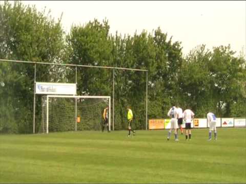 15 mei 2010 VV Moerkapelle 5 - Jodan Boys 9 4-0 (2-0) Walter pakt penalty bij 1-0