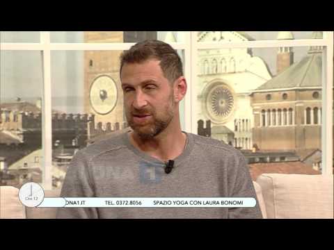 A Ore12 "spazio yoga" con Laura Bonomi e Cristiano Zanus Fortes