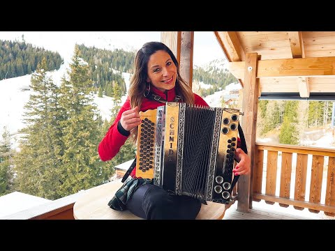 Claudia Hinker spielt IN DEN BERGEN von Slavko Avsenik auf ihrer Steirischen Harmonika!