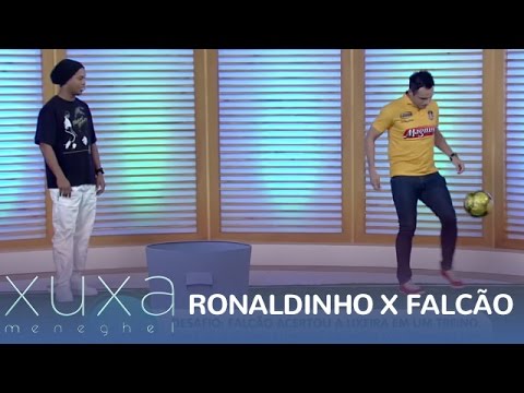 Ronaldinho Gaúcho e Falcão se enfrentam em desafio do lixo