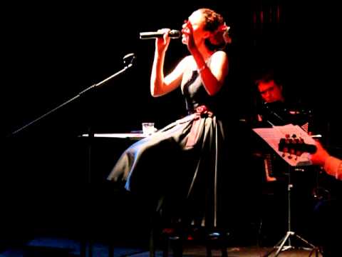 Karīna Tatarinova - Tāls Parīzes radio