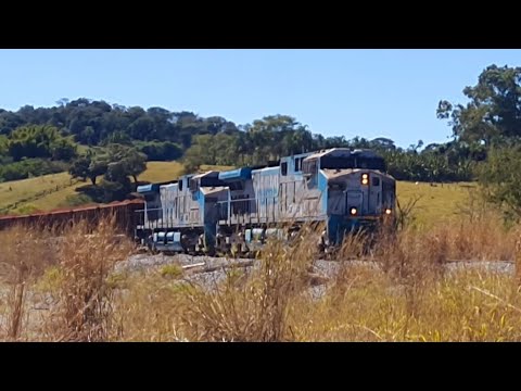 Trem de minério passando pelo km1518 da Ferrovia Norte Sul em Petrolina de Goiás